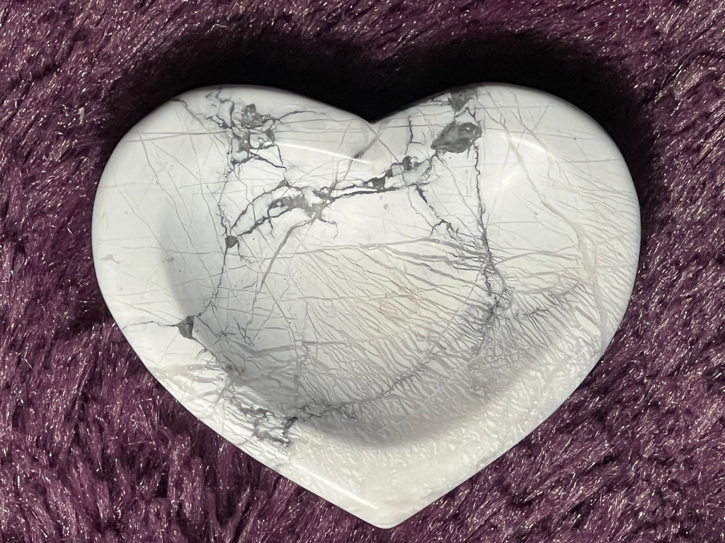 Howlite Heart Bowl